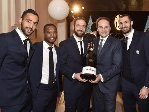 Juventus brinda al Natale con Cantine Ferrari